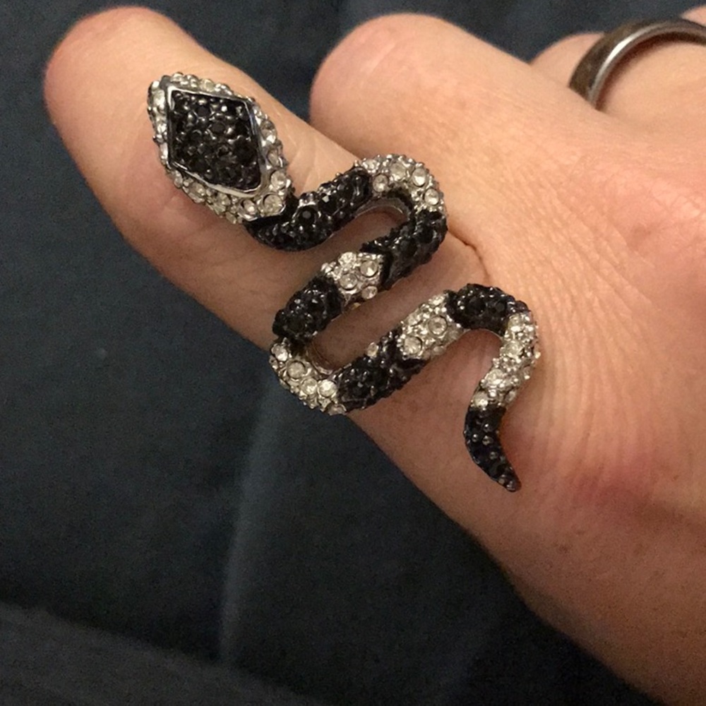Size 5 pave stone snake ring